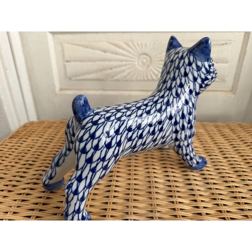 Vintage 80s Hand Painted Andrea Sadek Porcelain Dog Blue White Fishnet Pattern - Picture 4 of 9
